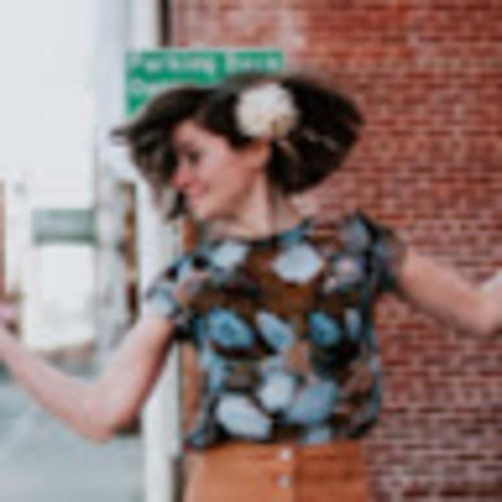 Meet your Posher, Danae